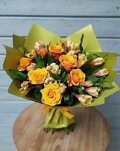 Букет цветов из:  Альстромерии и Розы в Среднеколымске