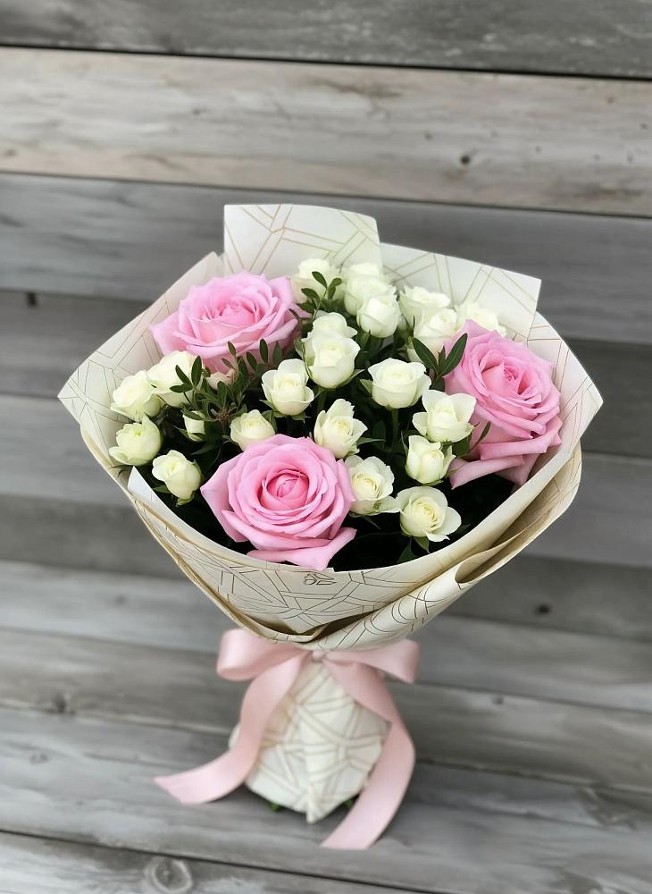 Букет цветов из: Розы в Среднеколымске