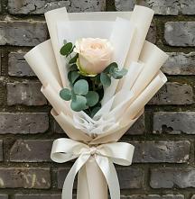Букет цветов из:  Розы в Среднеколымске