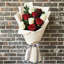Букет цветов из:  Розы в Среднеколымске