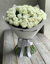 Букет 35 Белых роз в Среднеколымске