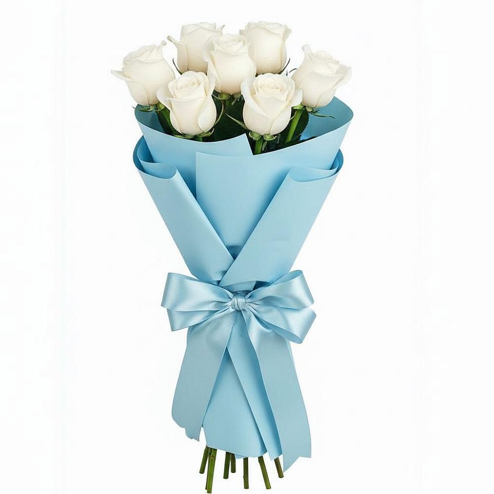 Букет 7 белых роз Проуд в Среднеколымске