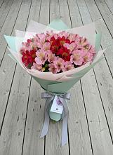 Букет цветов из:  Альстромерии #REPLACE_PRED# Среднеколымске