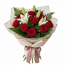 Букет цветов из:  Лилии и Розы в Среднеколымске