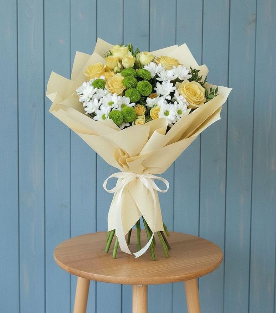 Букет цветов из: Хризантемы и Розы в Среднеколымске