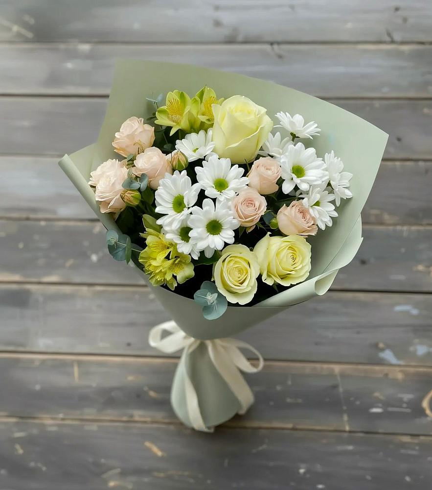 Букет цветов из: Альстромерии, Розы и Хризантемы в Среднеколымске