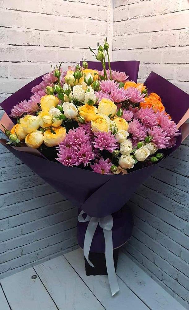 Букет цветов из: Хризантемы и Розы в Среднеколымске