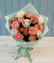 Букет цветов из:  Розы в Среднеколымске
