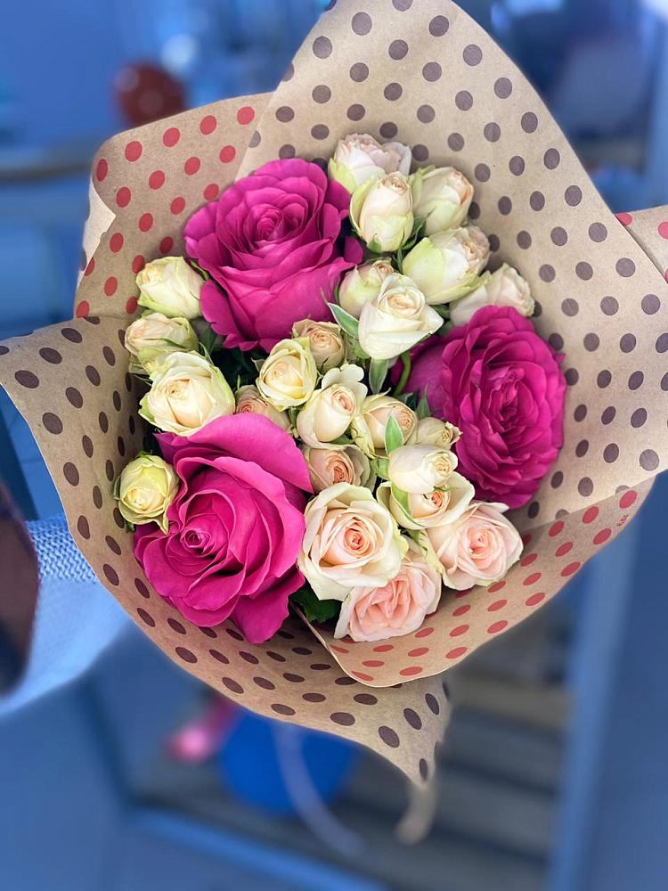 Букет цветов из: Розы в Среднеколымске