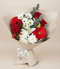 Букет цветов из:  Розы, Хризантемы, Герберы и Лилии в Среднеколымске