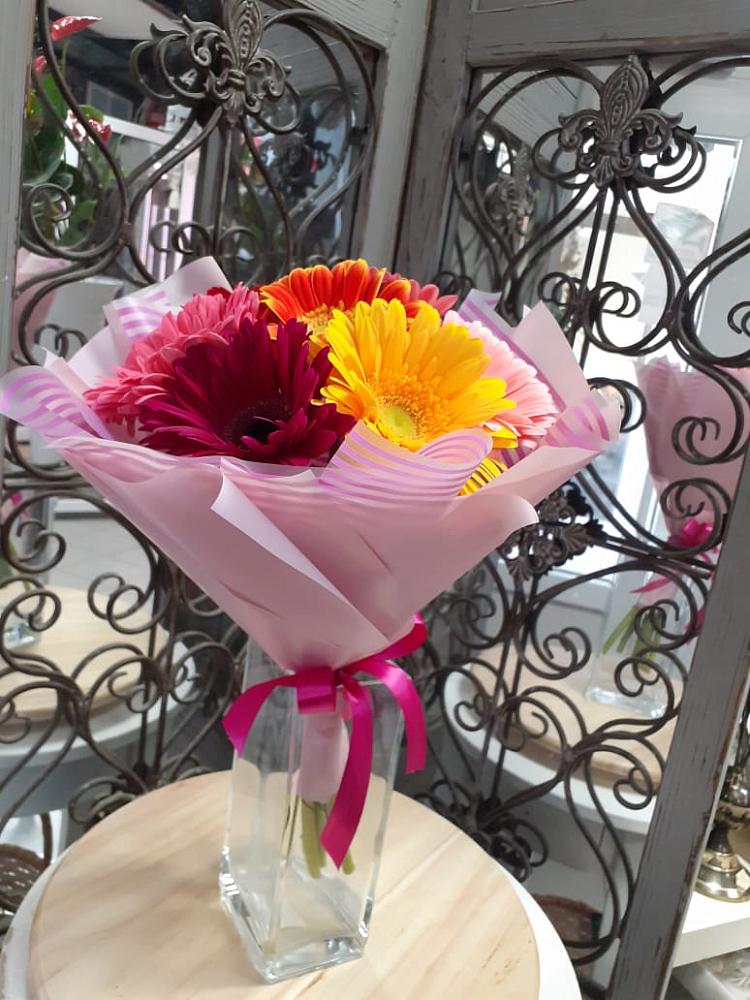 Букет цветов из: Герберы в Среднеколымске