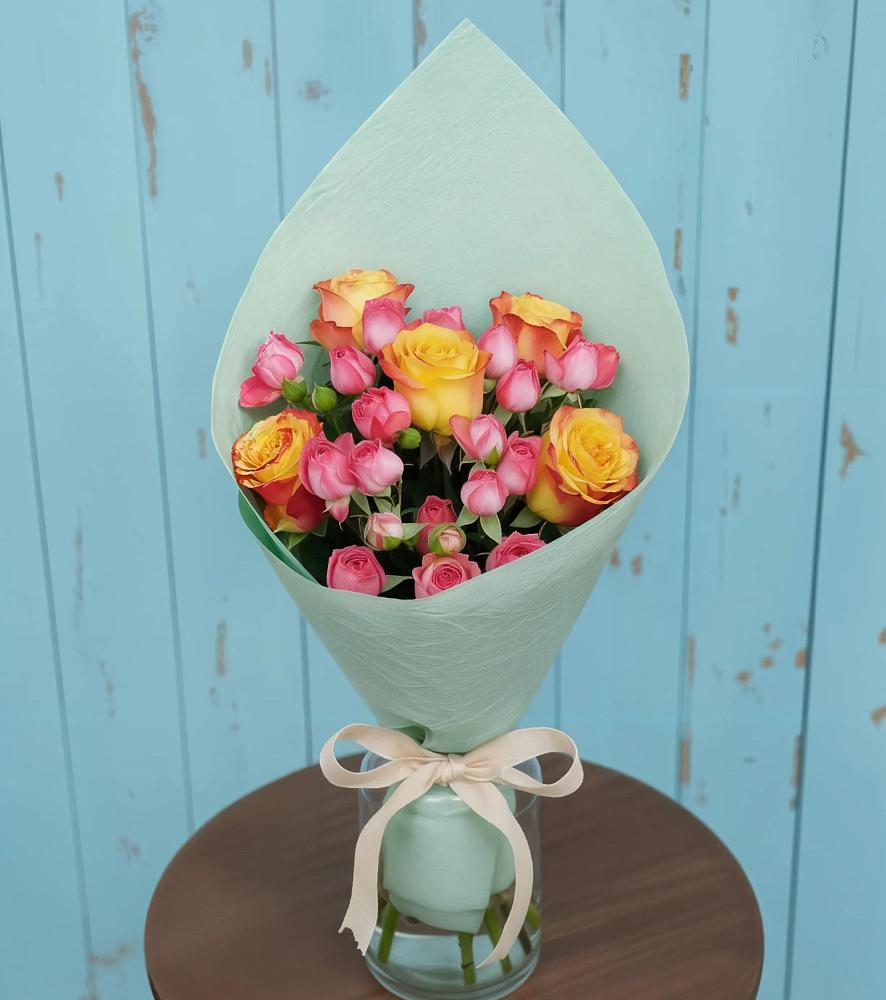 Букет цветов из: Розы в Среднеколымске