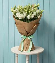 Букет цветов из:  Лизиантусы в Среднеколымске