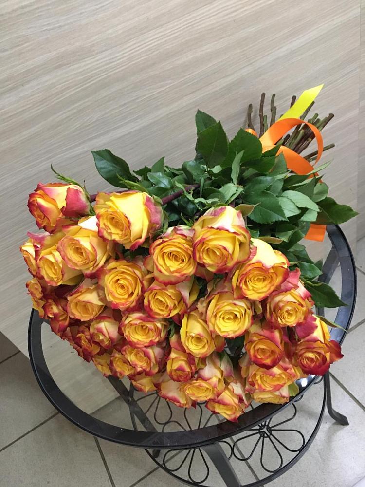 Букет Желтые розы в Среднеколымске