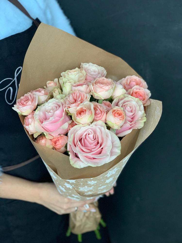 Букет цветов из: Хризантемы и Розы в Среднеколымске