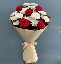Букет цветов из:  Розы и Хризантемы в Среднеколымске