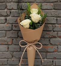 Букет цветов из:  Розы в Среднеколымске