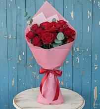 Букет цветов из:  Розы в Среднеколымске