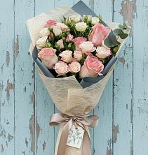 Букет цветов из:  Розы в Среднеколымске