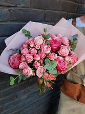 Букет цветов из:  Розы в Среднеколымске