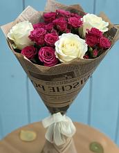 Букет цветов из:  Розы в Среднеколымске