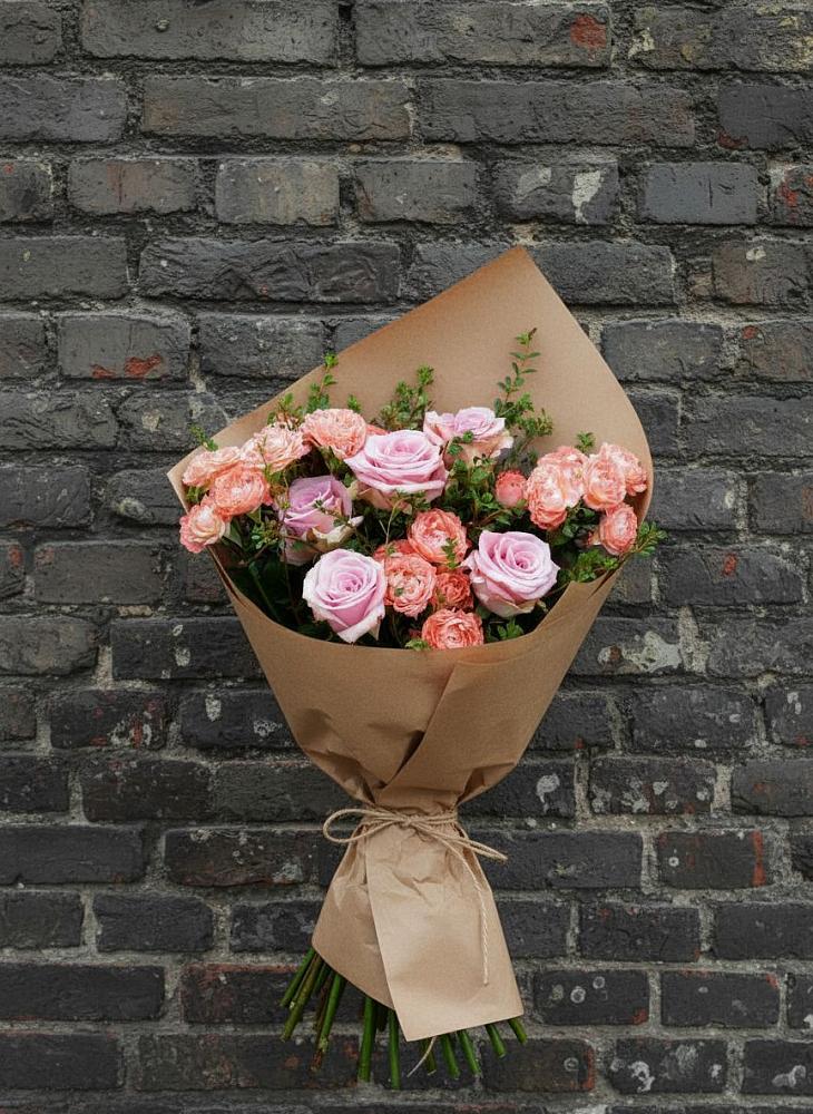 Букет цветов из: Розы в Среднеколымске