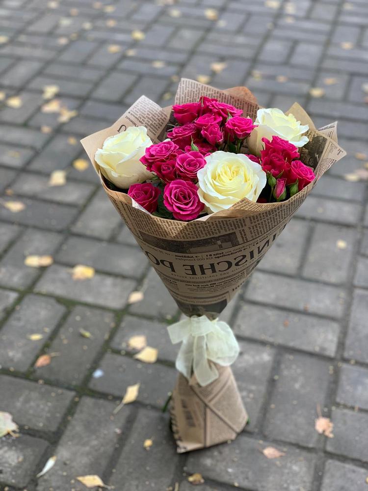 Букет цветов из: Розы в Среднеколымске