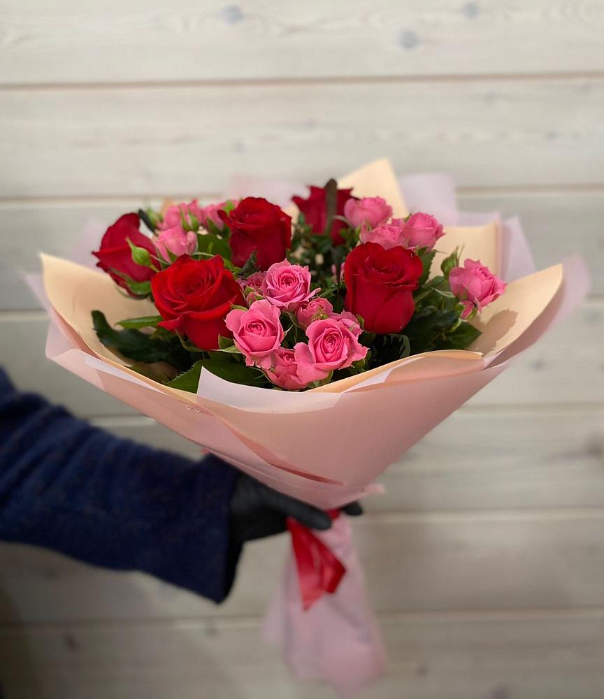 Букет цветов из: Розы в Среднеколымске