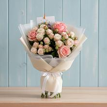 Букет цветов из:  Розы в Среднеколымске