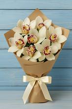Букет цветов из:  Орхидеи и Розы в Среднеколымске