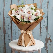 Букет цветов из:  Орхидеи и Розы в Среднеколымске