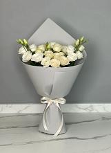 Букет цветов из:  Розы и Лизиантусы #REPLACE_PRED# Среднеколымске